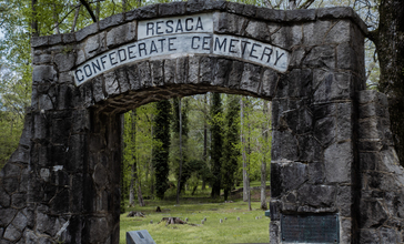 Resaca_Confederate_cemetery_gate.jpg