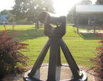 Ellendale_War_Memorial_cannon.JPG