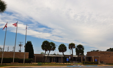 Fort_Walton_Beach_City_Hall.JPG