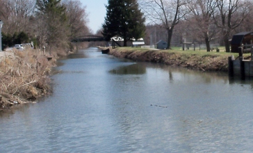 Ohio-Erie_Canal_in_Canal_Fulton.JPG