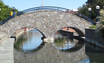 Bridge_Reflections_on_the_Carroll_Creek_-_panoramio.jpg