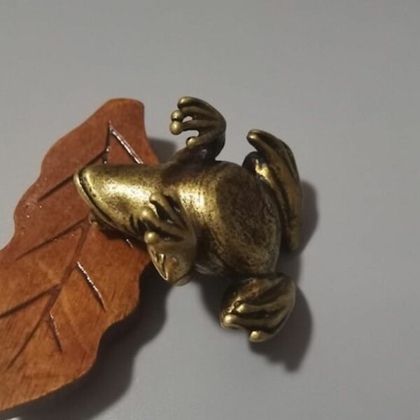 Feng Shui Money Frog Lucky Gold Toad Ornament Brass Frog 3