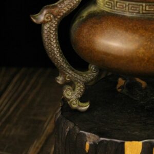 Chinese antique three legged incense burner with dragon ears 3