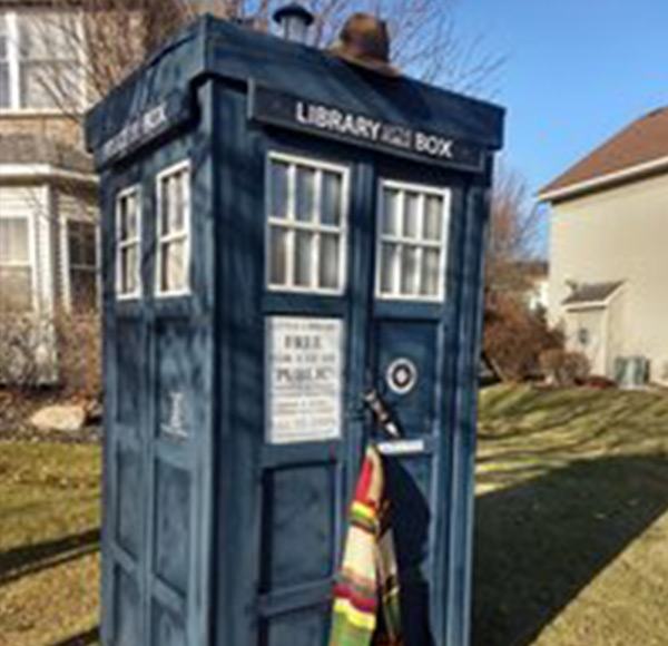 the-farmington-mn-little-free-library (featured)