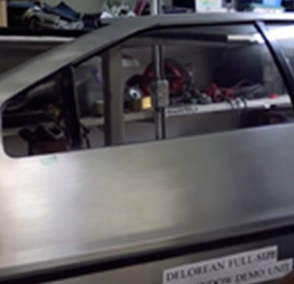 deloreans-in-vegas-in-the-past (featured)