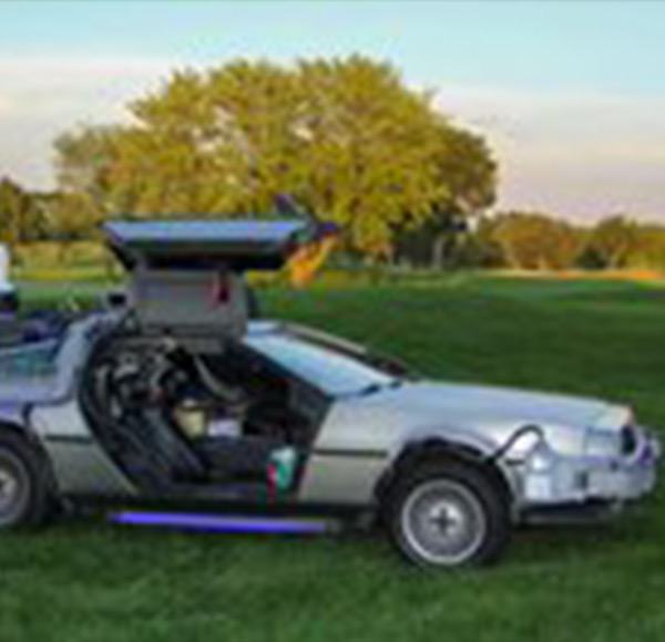hovering-and-driving-in-a-delorean-time-machine (featured)