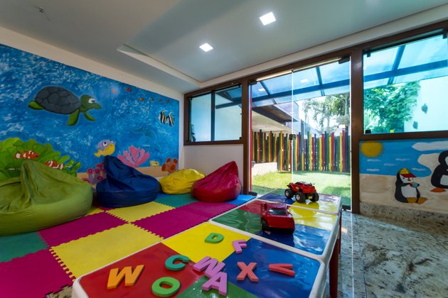 FCH8305Coral.Plaza18.jpg