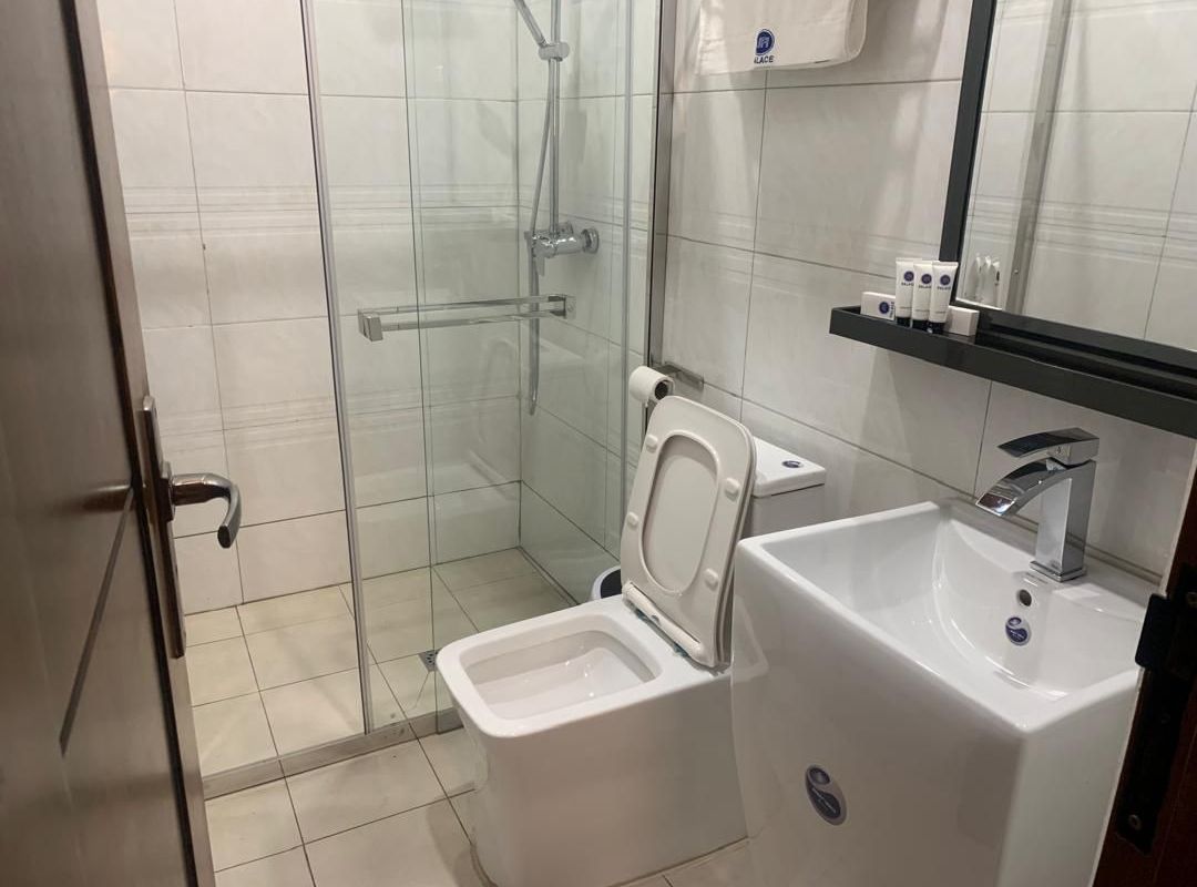 Hôtel J. Palace in Douala, Cameroon — Photo 2