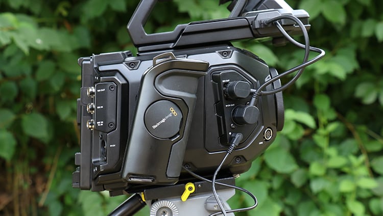 URSA Mini Pro 4.6k Montagem URSA Mini Pro 4.6k Conexões