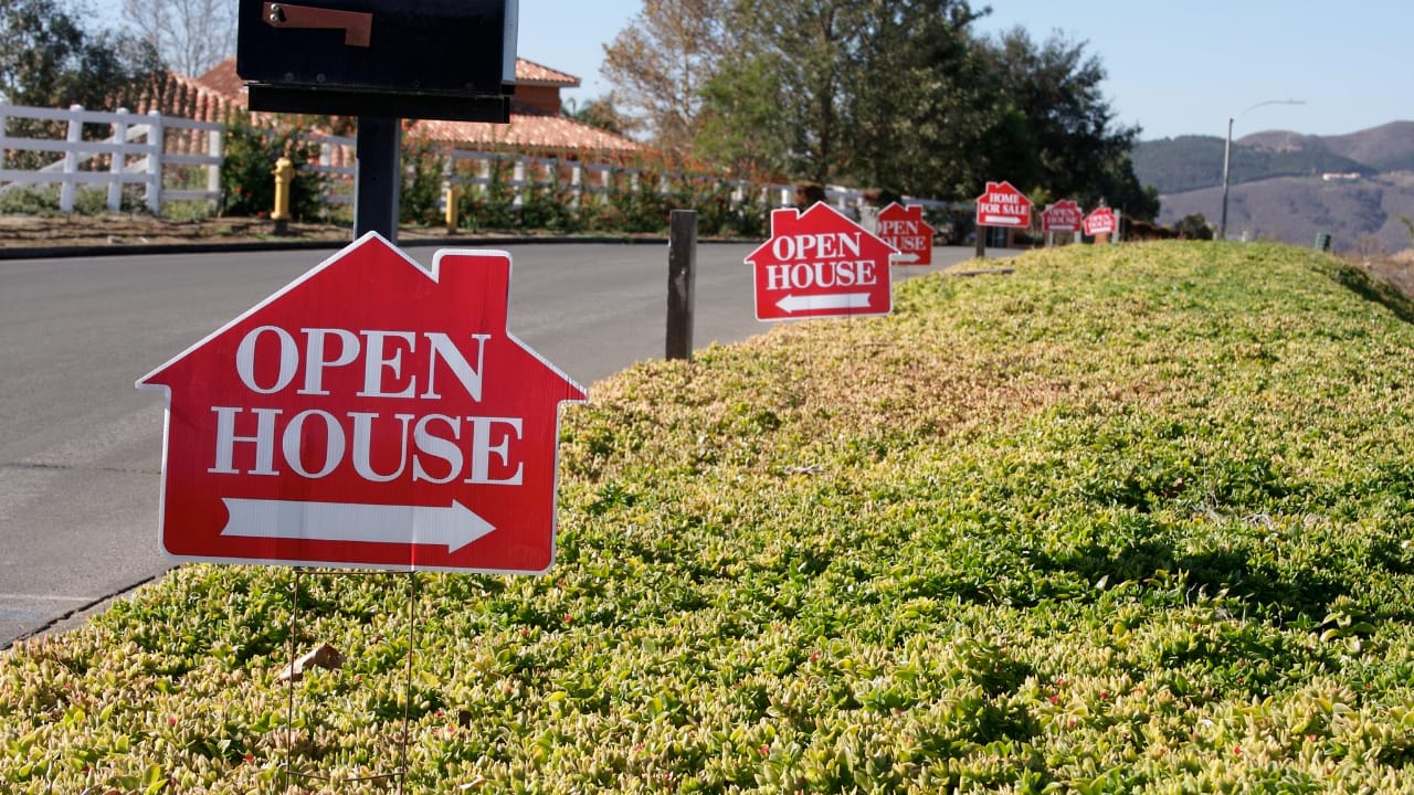 outdoor business signs yard