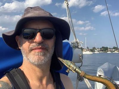 saxandsail-min