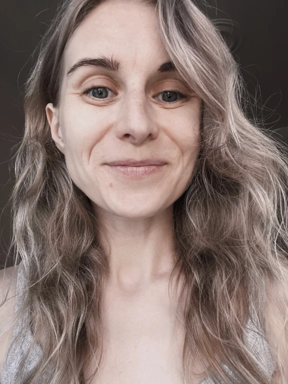 Anna Shee, photographed