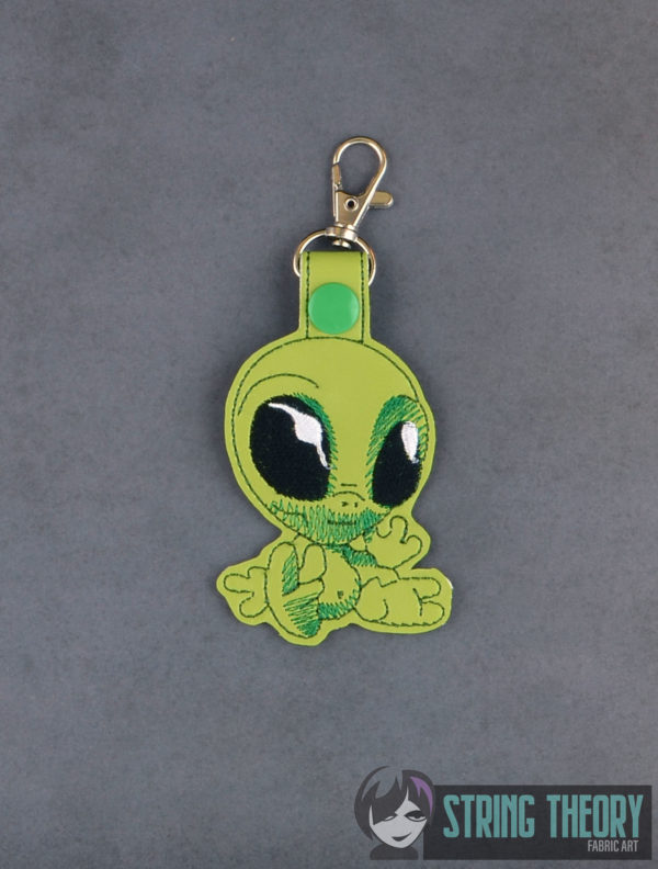 Chibi Alien 1 Snap Tab Key Fob