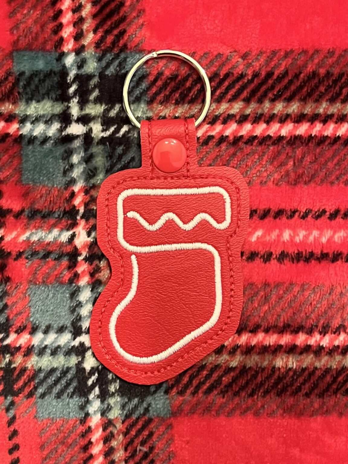 continuous-line-christmas-stocking-fob-string-theory-fabric-art