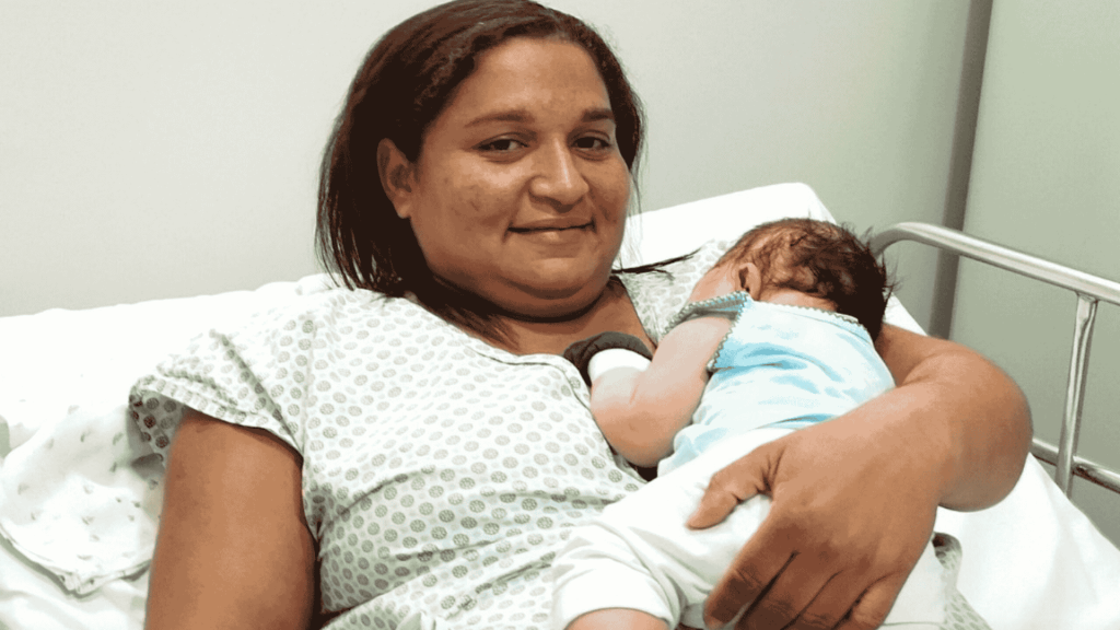 El nacimiento de Antony Gael, un bebé de más de 5 kilos, ha sido registrado como un caso inusual por su peso elevado. El parto tuvo lugar en el Hospital Regional del Sertão Central, en el estado de Ceará, en Brasil.