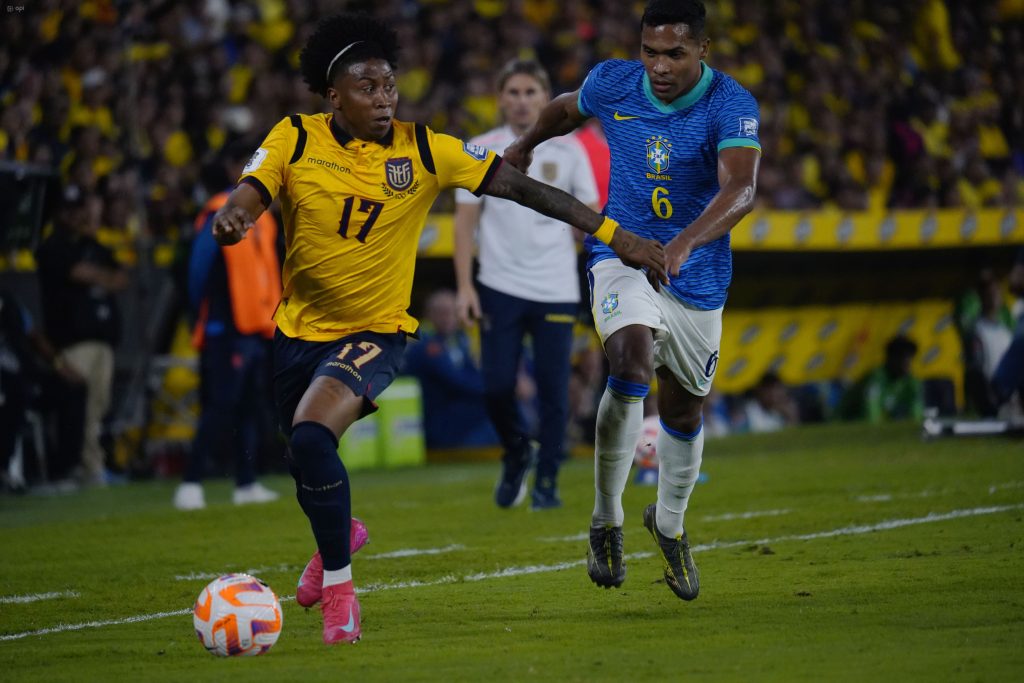 La Tricolor tiene la oportunidad para consolidar su clasificación al próximo Mundial de selecciones ante Perú. Sin embargo, aunque la selección nacional es segundo en la tabla de posiciones, por detrás de Argentina, ya tiene asegurado el repechaje.