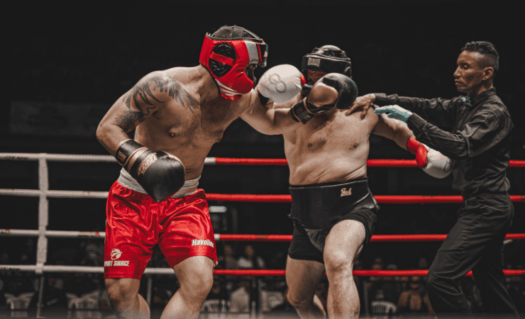 La noche de "Los Kiños del Año" en Guayaquil no defraudó, entregando a los espectadores una serie de combates cargados de emoción