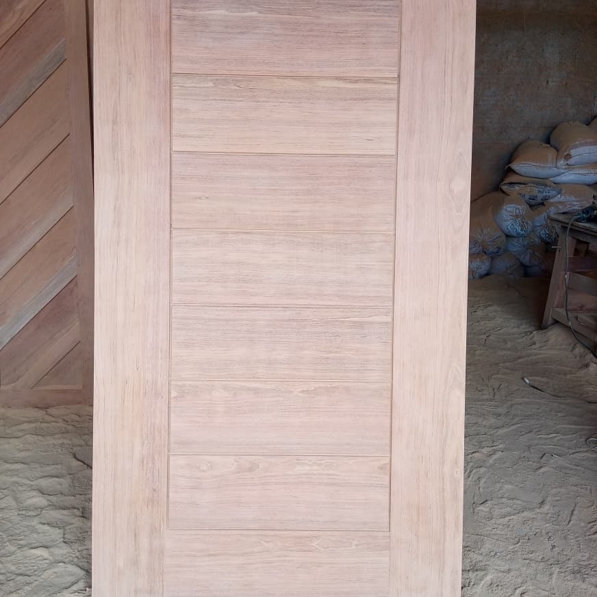 Promoção: Promoção de Porta modelo padrão em madeira Jatobá