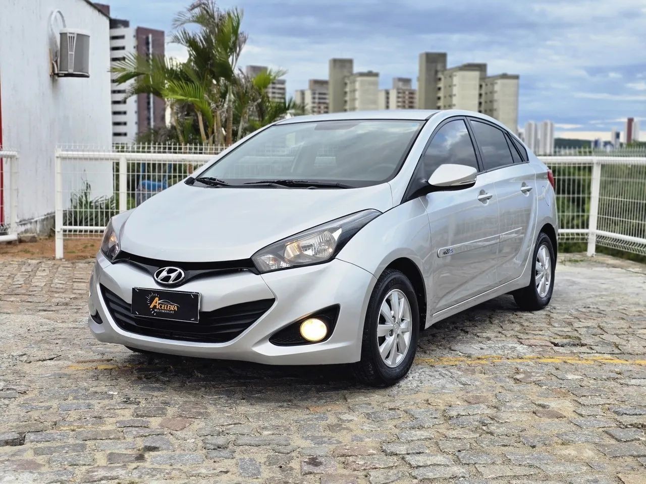 oferta Hyundai HB20S C.style/c.plus1.6 Flex 16V Aut. 4P 2015 da empresa Acelera Multimarcas