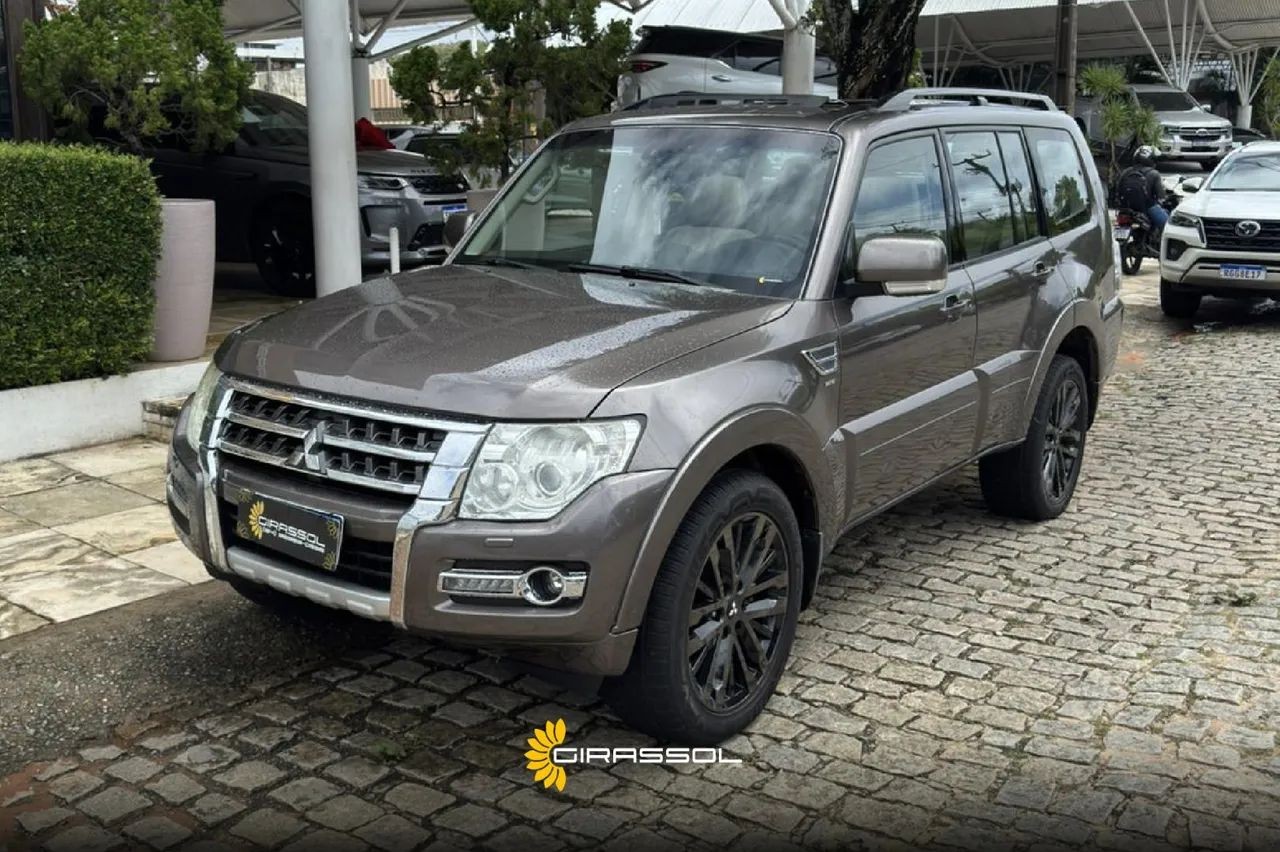 oferta Mitsubishi Pajero Full GLS/gls/pkhpe 3.2 Dies.ti 5P 2014 da empresa Girassol Veículos