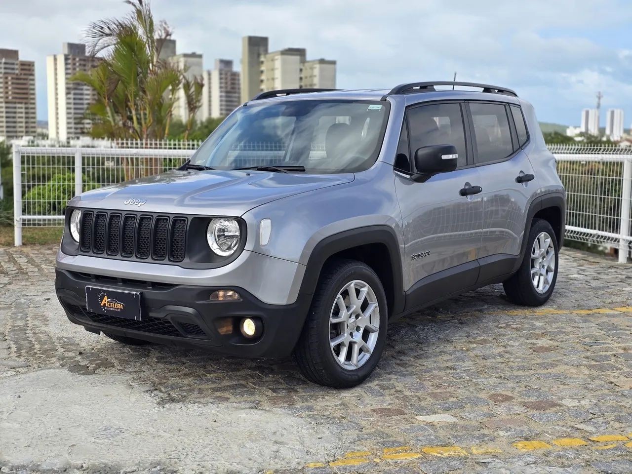 oferta Jeep Renegade Sport 1.8 4X2 Flex 16V Aut. 2021 da empresa Acelera Multimarcas