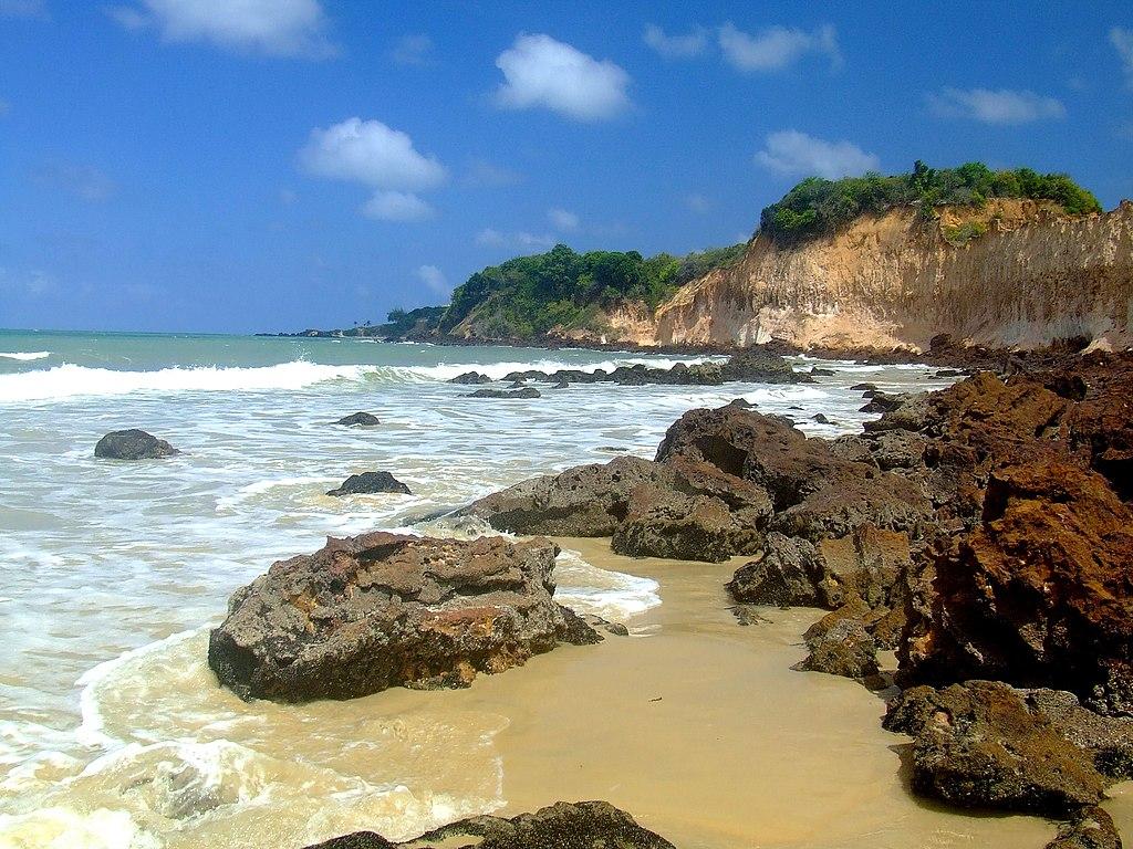 Descubra a Beleza Exótica da Praia de Cotovelo em Parnamirim, RN: Um Paraíso Tropical