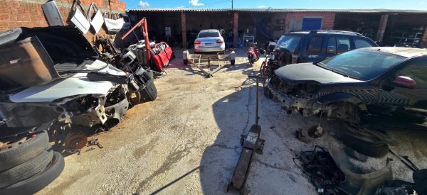 foto 1 de Sucata Goianinha - Peças Automotivas