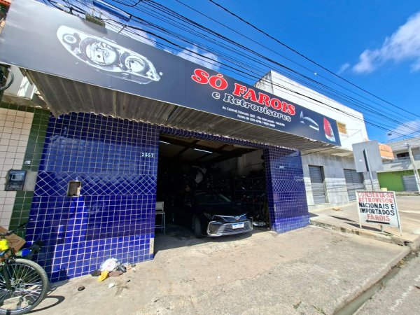 foto 1 de Só Faróis e Retrovisores