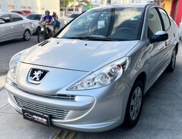 oferta Peugeot 207 1.4 Xr Passion 2011/2012 da empresa Center Car Veículos