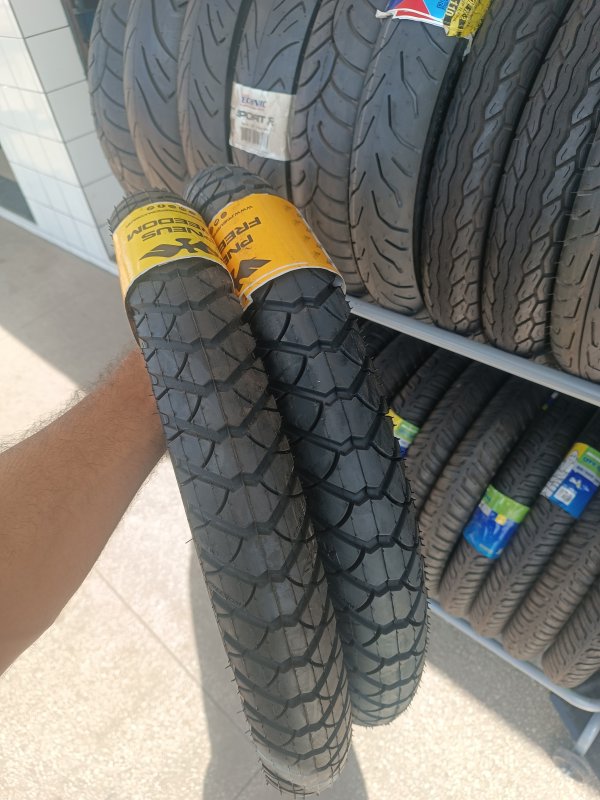 oferta Pneu da empresa Anderson Moto Peças e Serviços