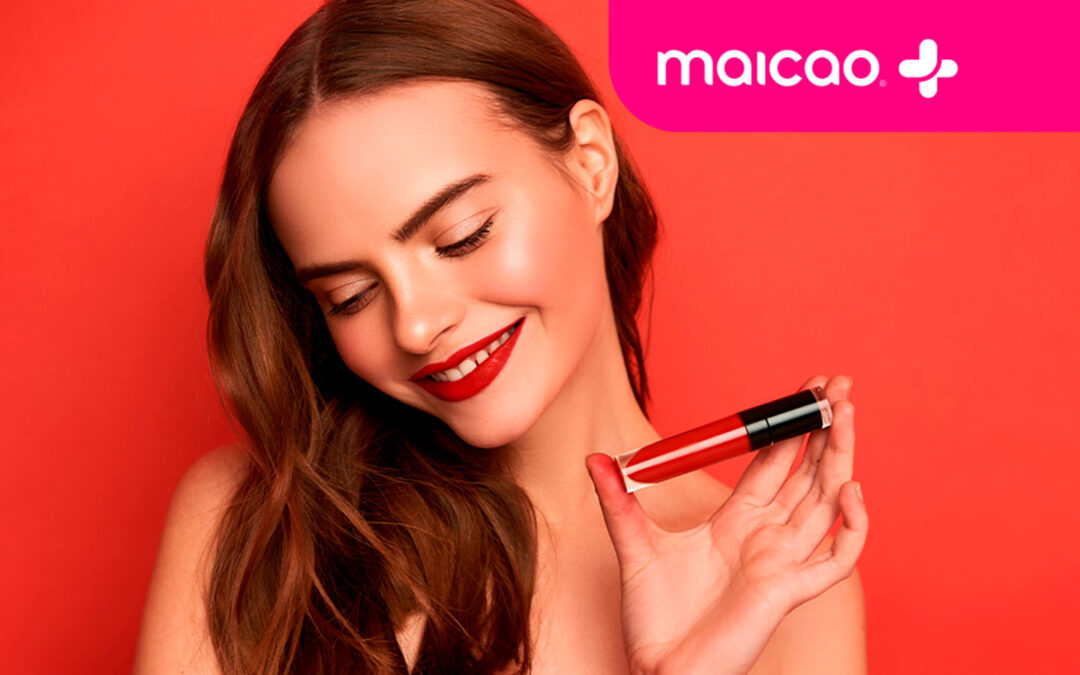 Viva Magenta: Dale poder a tus labios con el color del año 2023