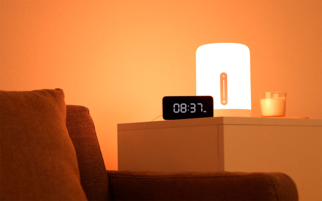 Accesorios imprescindibles para convertir tu dormitorio en una habitación inteligente