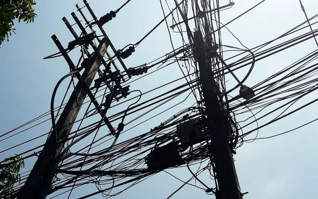 Escombros aéreos: ¿Es suficiente la ley “Chao Cables”?