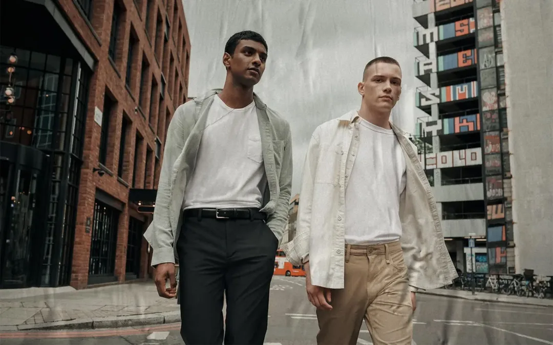 Dockers innova en los khaki con una colección basada en el rendimiento