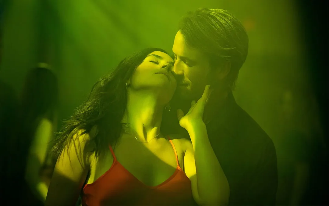 Review de Cómplices del Engaño