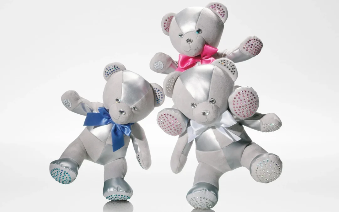 Build-A-Bear y Swarovski Creators Lab regresan con colección de osos con Piedras Natales