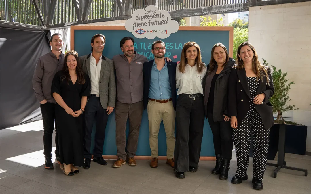 Clorox y Desafío Levantemos Chile se unen por la educación