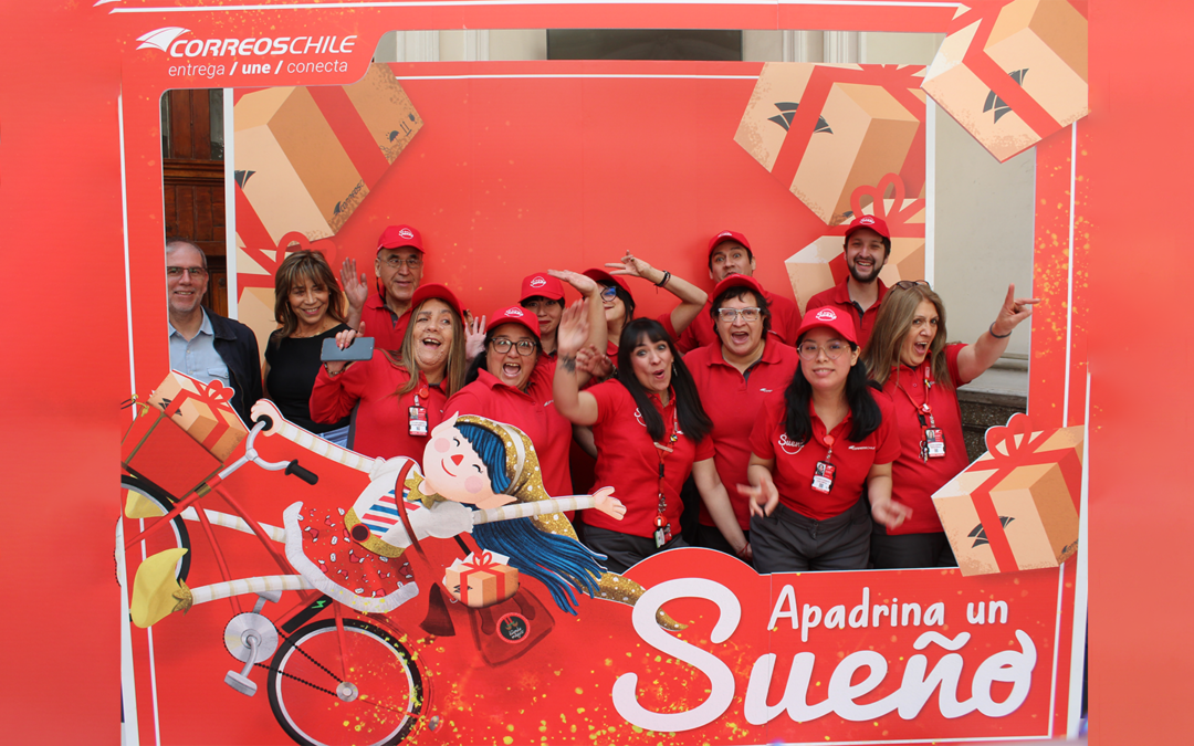 Apadrina un sueño: Correoschile lanzó su tradicional campaña de Navidad 2024