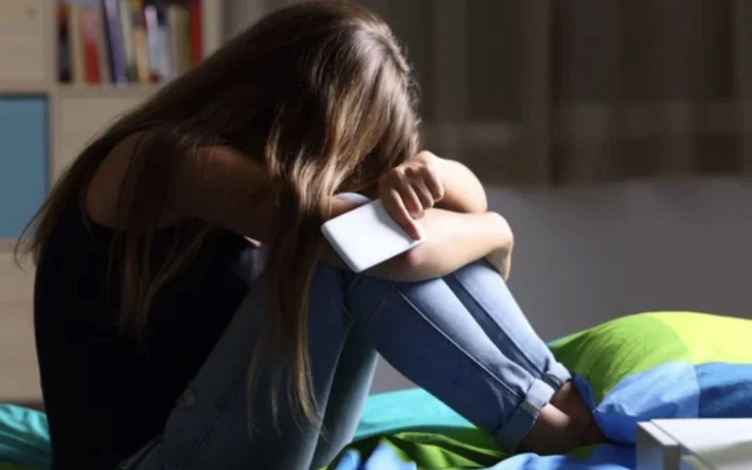 Abordar el ciberbullying con ciberseguridad para defender el juego digital
