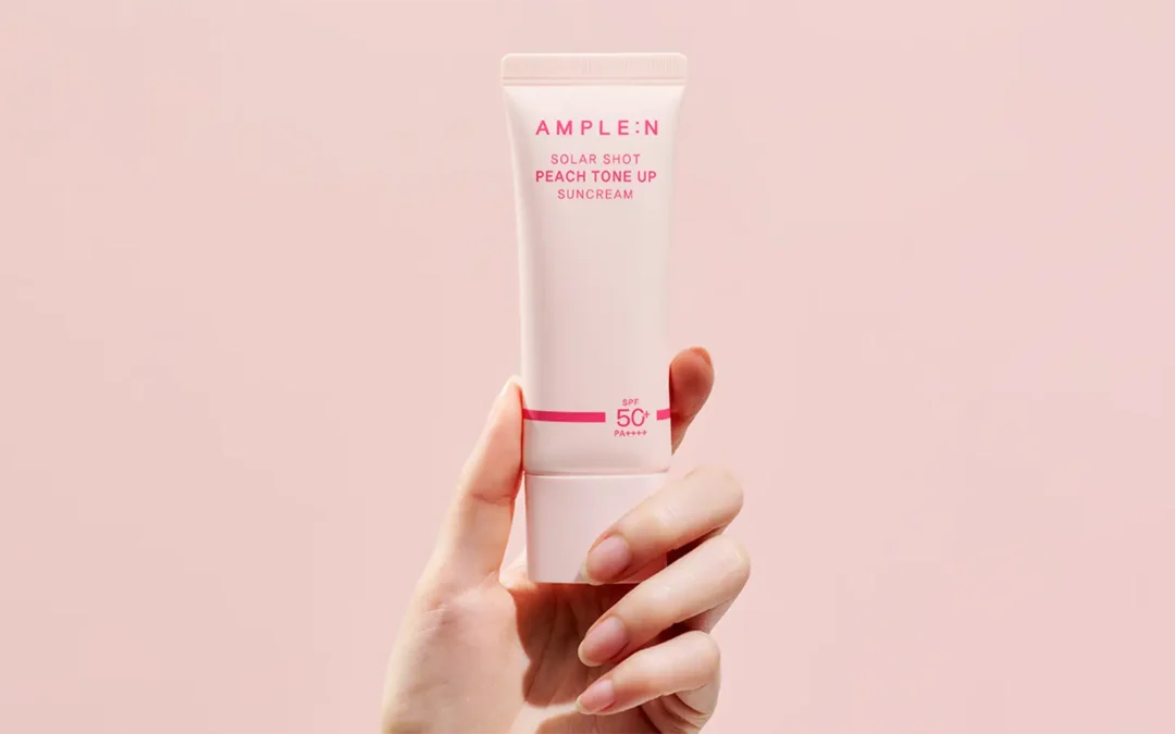 Protector solar con color cc cream SPF50+, de Ample:n