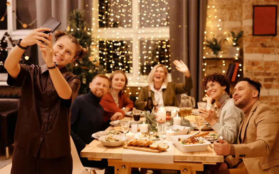 V40SE: El teléfono ideal que con su Luz de Aura va a crear los mejores recuerdos en esta Navidad