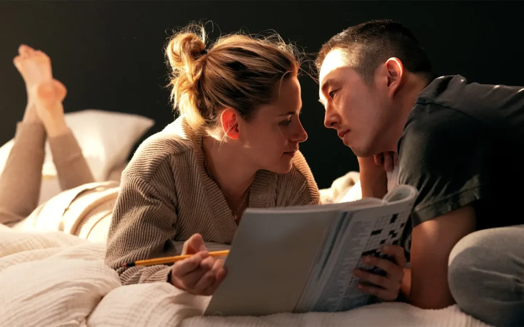 Love Me: El romance más inesperado de Kristen Stewart y Steven Yeun en un mundo post-apocalíptico