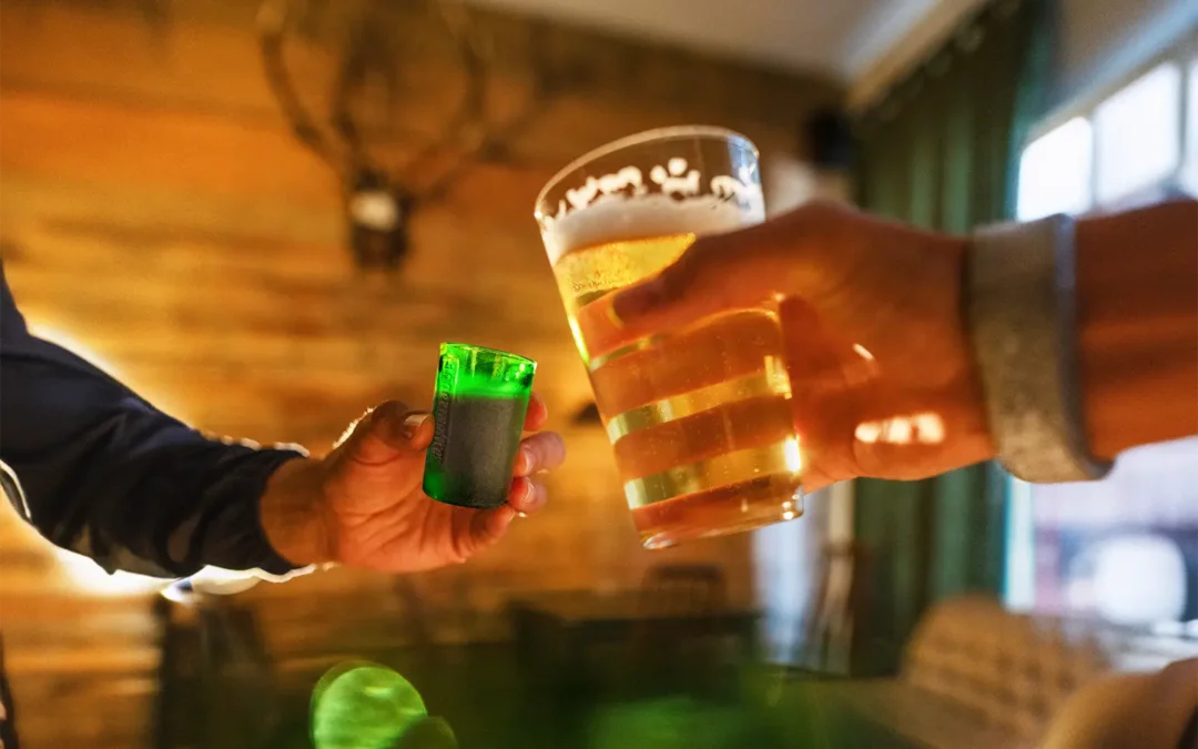 Misteriosa combinación: ¿Sabes las propiedades de un frío shot de Jägermeister junto a una cerveza?