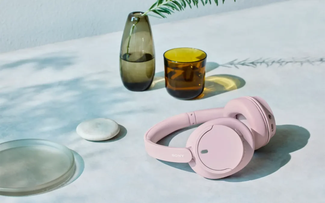 Sony lanzó nuevos audífonos WF-C710N y nuevos colores en modelos de diadema