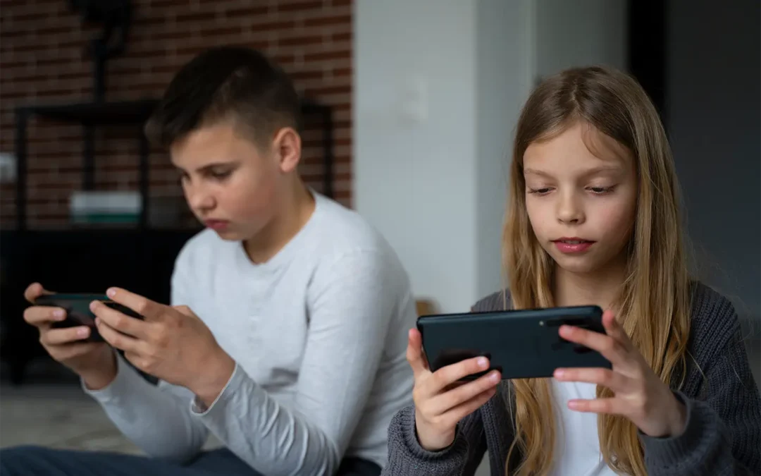 Del like al golpe: cómo la cultura digital potencia la agresividad en los jóvenes