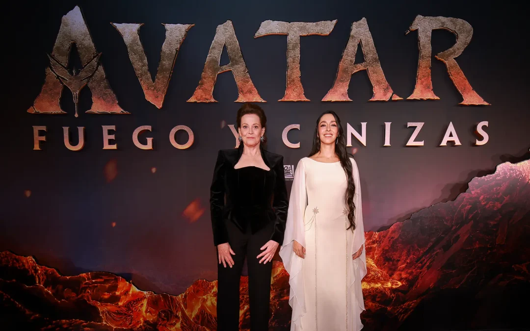 Avatar: Fuego y Cenizas ya está en cines: Sigourney Weaver y Oona Chaplin cuentan las claves de la nueva entrega