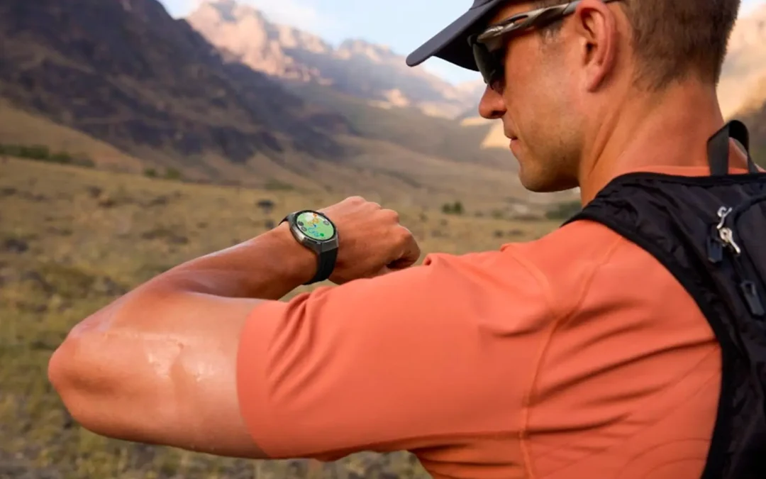 Natación, surf y caminatas: tres deportes de verano para disfrutar con tu smartwatch HUAWEI