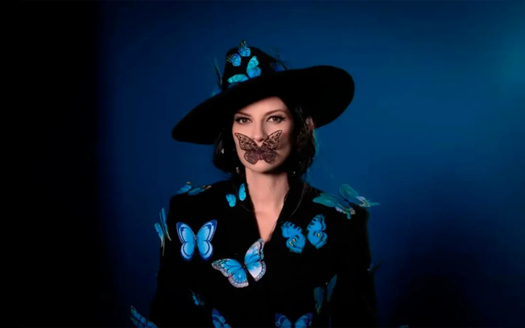 Laura Pausini revisita un himno noventero y adelanta Yo Canto 2 con Mariposa Tecknicolor