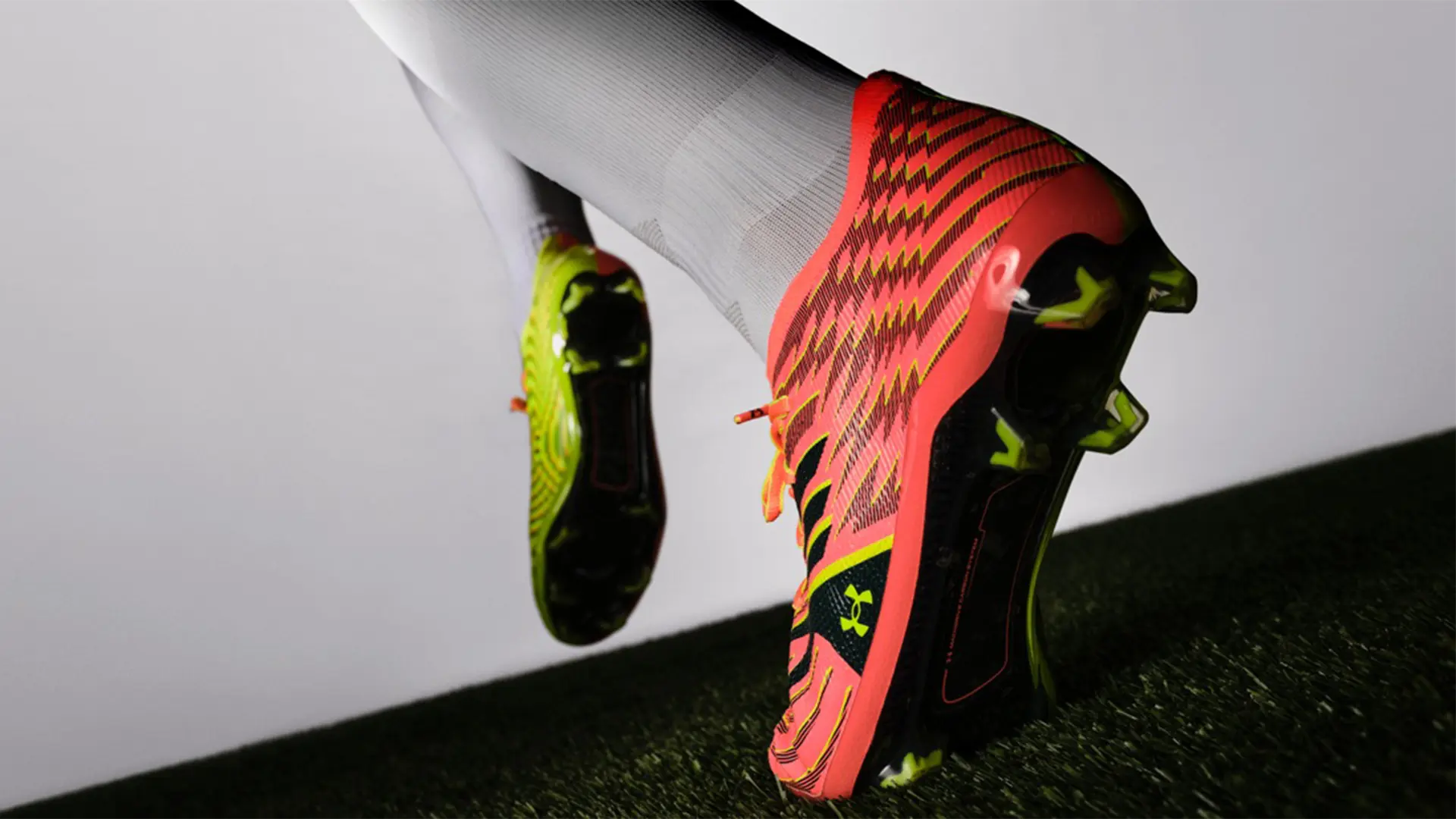 El Tiburón vuelve a morder: Ferran Torres decide la final de fútbol más importante del año calzando Under Armour