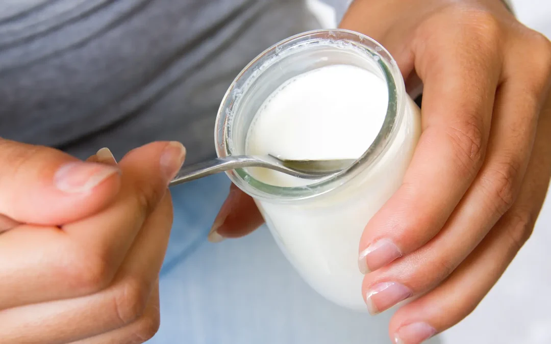 Menos azúcar, más proteína y ahora colágeno: el yogurt como termómetro de cómo comemos los chilenos